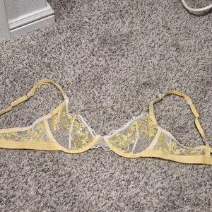 Chic Yellow Lace Bra